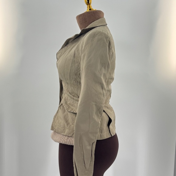Banana Republic Italian Fabric Blazer Size 4 – Beige Khaki w/ NYC map lining - Picture 3 of 7